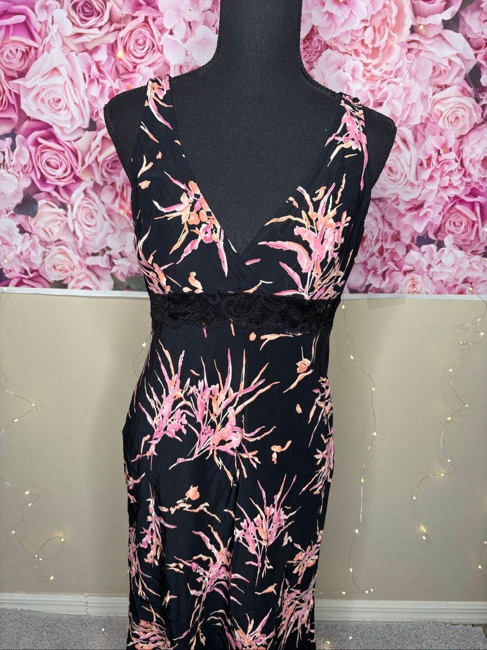 bebe Women's Black & Pink Floral Lace Trim Sleeveless Empire Waist Dress Size Me